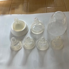 哺乳瓶の乳首（NUKとPigeon2種類）