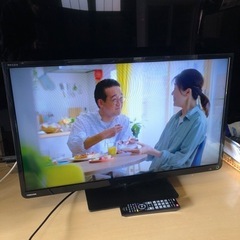 美品 2015年 東芝 32型液晶テレビ 32S8リモコン付 BS  HDMI