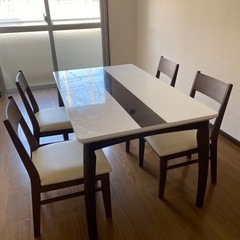 テーブル　椅子４脚新品