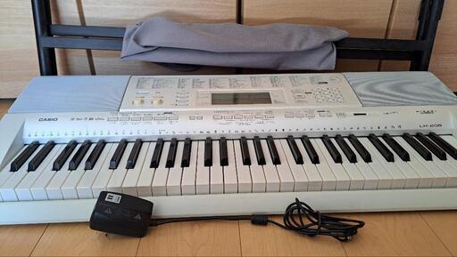光る鍵盤 CASIOキーボード　LK-208