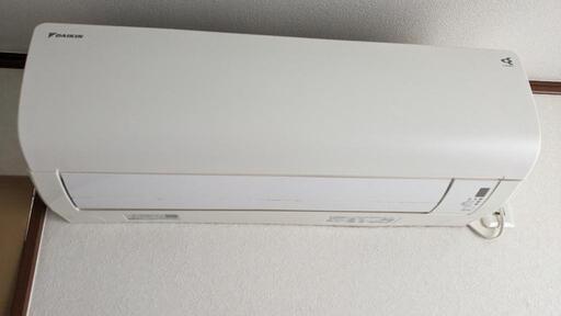 ダイキン　ルームエアコン　2017年製　F28UTCXS-W