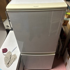 シャープ　冷蔵庫　137L 2013年製