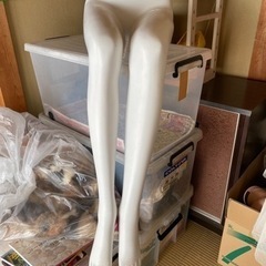 下半身マネキン、女性
座りポーズ、美品中古、百貨店展示品