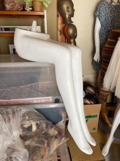 下半身マネキン、女性\n座りポーズ、美品中古、百貨店展示品