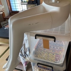 下半身マネキン、女性
座りポーズ、美品中古、百貨店展示品