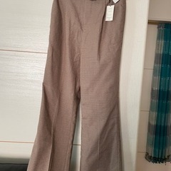 新品　　ベルト付きパンツ