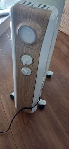 オイルヒーター　暖房器具