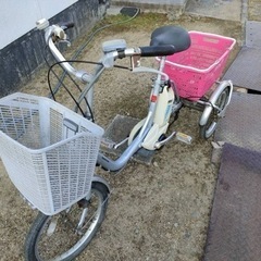 お話中！ブリヂストン三輪自転車　電動アシストつき