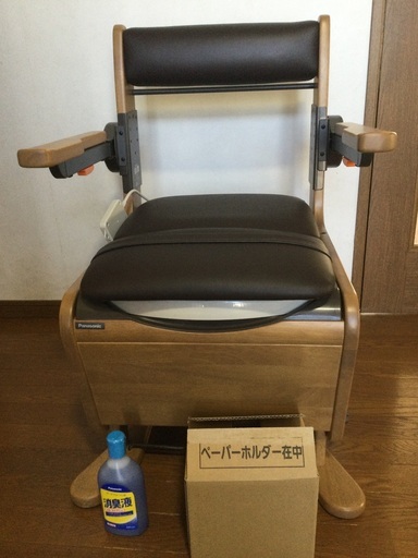 ポータブルトイレ　パナソニック　家具調　　座楽　暖房便器機能付き