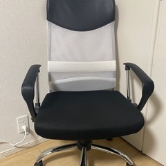【取引中】オフィスチェア 椅子 ハイバック 白 メッシュ