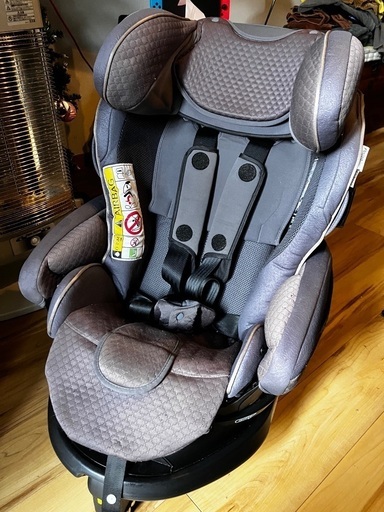 チャイルドシート Aprica Fladea Grow (Isofix)