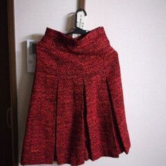 スカート　赤　大きめ