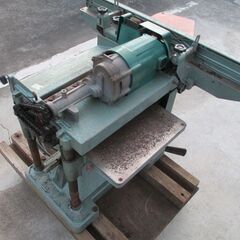 価格相談可・HITACHI 日立 小型自動かんな盤 カンナ P100RA、キャスター付