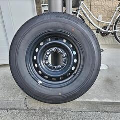 ハイエース新車外しノーマルタイヤ