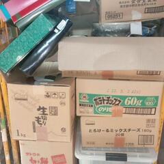 最近の残置物回収の実績 スポーツ用品店閉店時の売れ残り商品や備品...