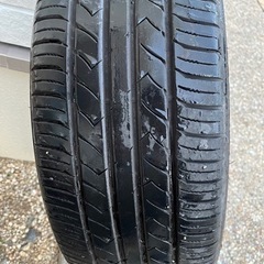 値下げしました夏
タイヤ　ホイール付4本➕１本