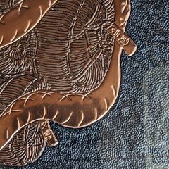 銅板レリーフ壁掛け　超縁起物（米俵に蛇）。ある著名人宅で飾られていた物。