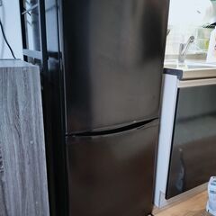 142L 冷凍・冷蔵庫 KRSD-14A 黒【一人暮らし向けたくさん出品中】