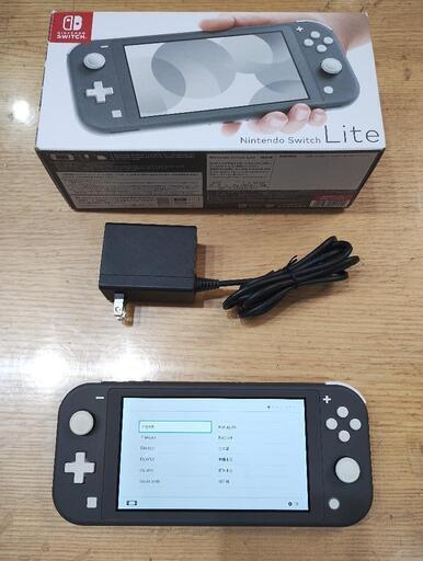〔中古品〕 Nintendo Switch Lite グレー（ フリップケース・ガラスフィルム付き）\n