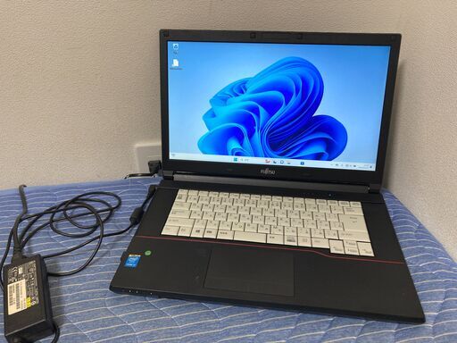 windows11pro導入済 Fujitsu CORE i3ノートパソコン②