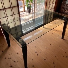 ダイニングテーブル　ガラス　インテリア　家具　
