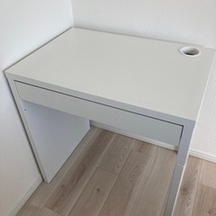 IKEA  ミッケ机