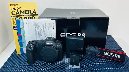【ほぼ新品】Canon EOS R8（SDカード付）