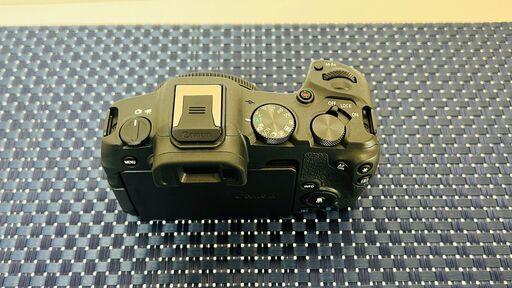 【ほぼ新品】Canon EOS R8（SDカード付）