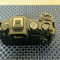 ほぼ新品】Canon EOS R8（SDカード付）