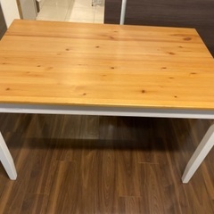 【無料】IKEAダイニングテーブル
