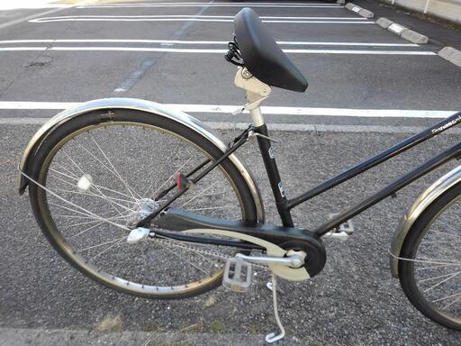中古自転車２９２２　パナソニック　ガチャリンコ　KーGML834B２８インチ　３段ギヤ　LEDオートライト\n＊サドルを倒しセンタースタンドを固定することによって盗難防止