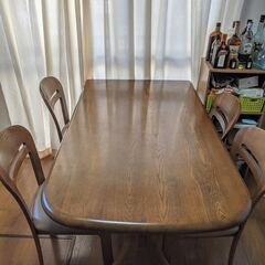 テーブル１台・椅子４つ (引き取り限定) Table and c...