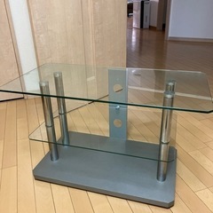 強化ガラスのテレビ台