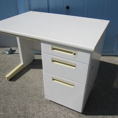 事務机　1000ｘ700ｘ700　ホワイト　日焼けあり　ナイキ製　鍵無し・作成可能1100円/本