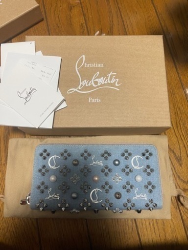 値下げ　美品　クリスチャンルブタン　財布