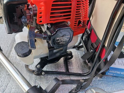 エンジン背負い式 草刈機 4サイクル 52ccタイプとなります！