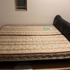 ベッド　クイーンサイズ