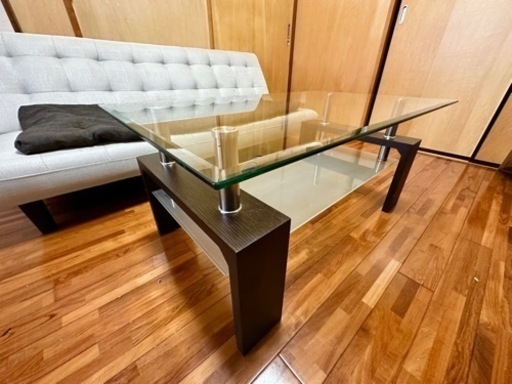 ガラス製ローテーブル（かなり重いです）