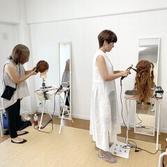 基礎から最新トレンドまで学べるはじめてのヘアアレンジ教室 - 教室・スクール