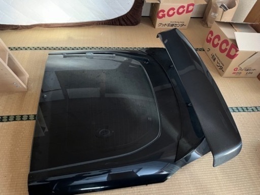 フェアレディz z34 リアゲート　バリスカーボンウイング付き