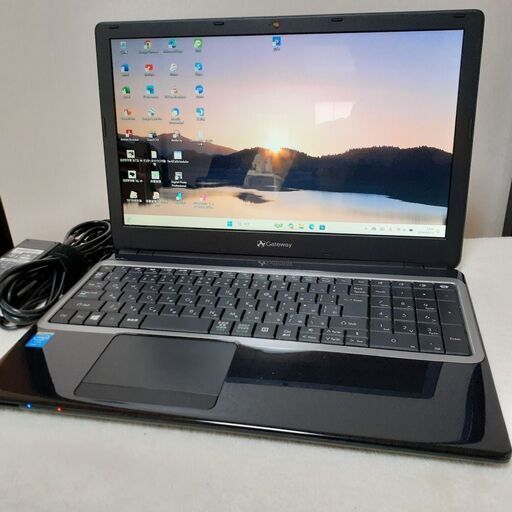 【取引中です】Gatrway　15インチ　i7　8GB　SSD（256）　Office2021　カメラ　Wi-Fi　Bluetooth　マルチ　テンキー　Windows11　23H2