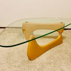 ガラスと木のテーブル(イサム・ノグチの名作コーヒーテーブルのレプリカ)