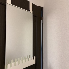 IKEAの扉掛け式の鏡