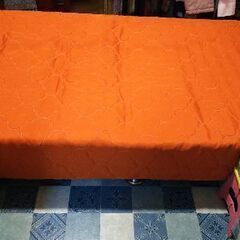 シングルベッド(脚付き)色オレンジ