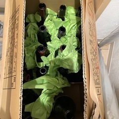 高級ワインの空き瓶35本程度