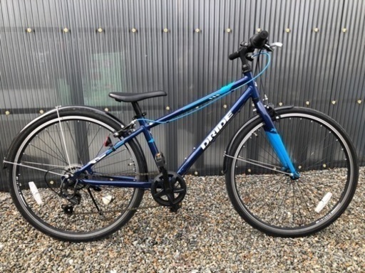 小学生男子　自転車
