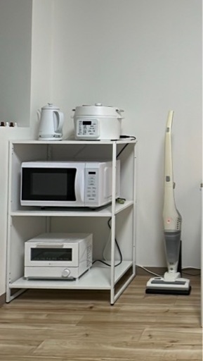 電子レンジ、トースター、ラック