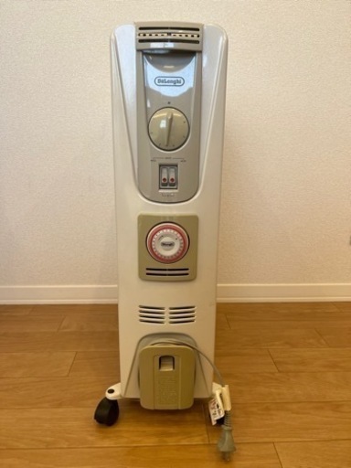 DeLonghi オイルラジエターヒーター  8000円