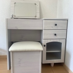 ドレッサー。美品。横80cm奥40cm高さ71cm