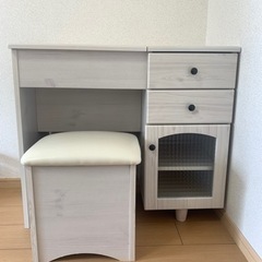 ドレッサー。美品。横80cm奥40cm高さ71cm